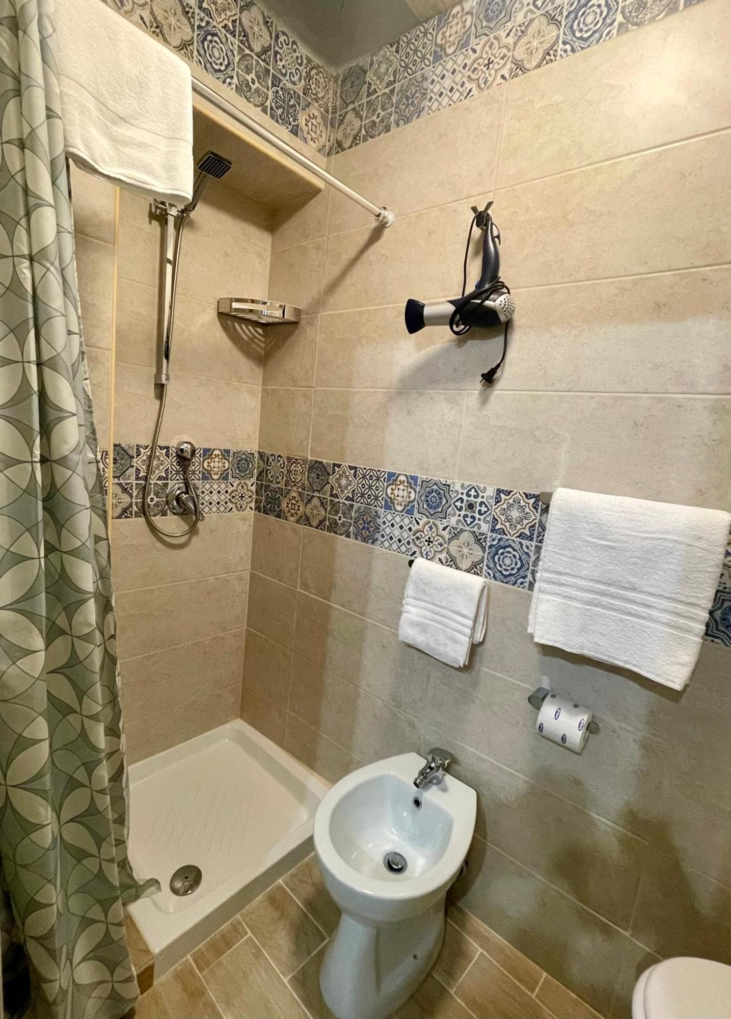 Bellebbuono Apartment Naples Luaran gambar